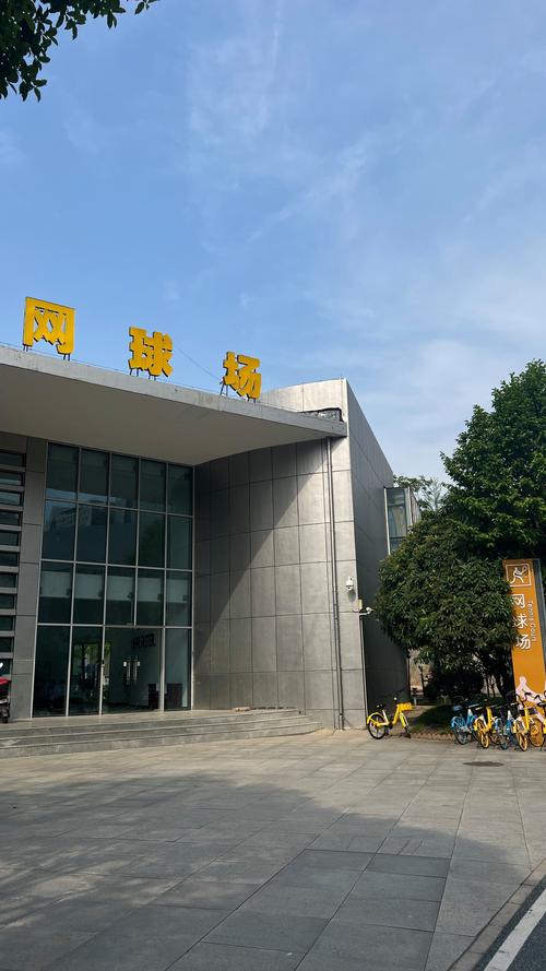 谈不上名人
